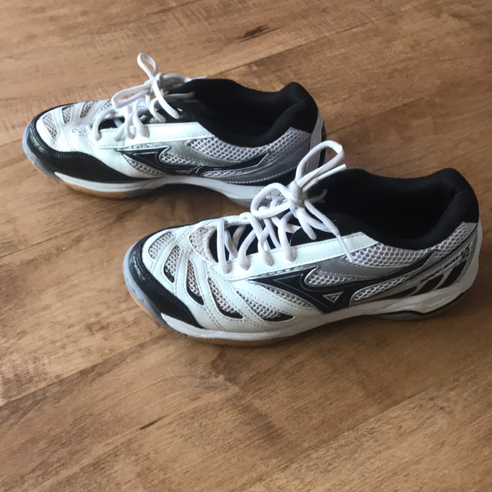 Mizuno tennis shoes